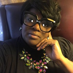 Meet your Posher, Yvette